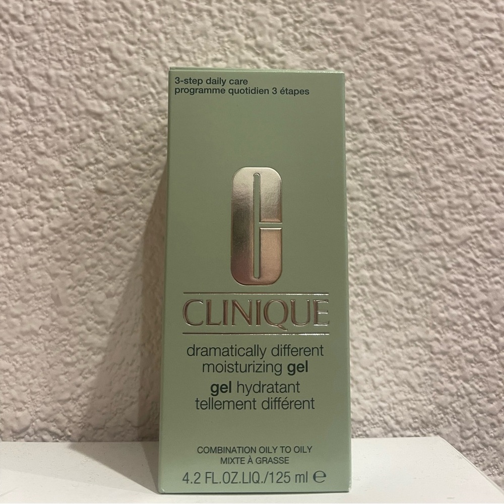 Clinique Dramatically Different Moisturizing Gel - 3-Step Daily Care